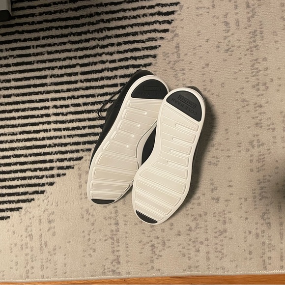 Brand new, never worn Cole Haan original grand shwng black and white mens shoe - Picture 3 of 7